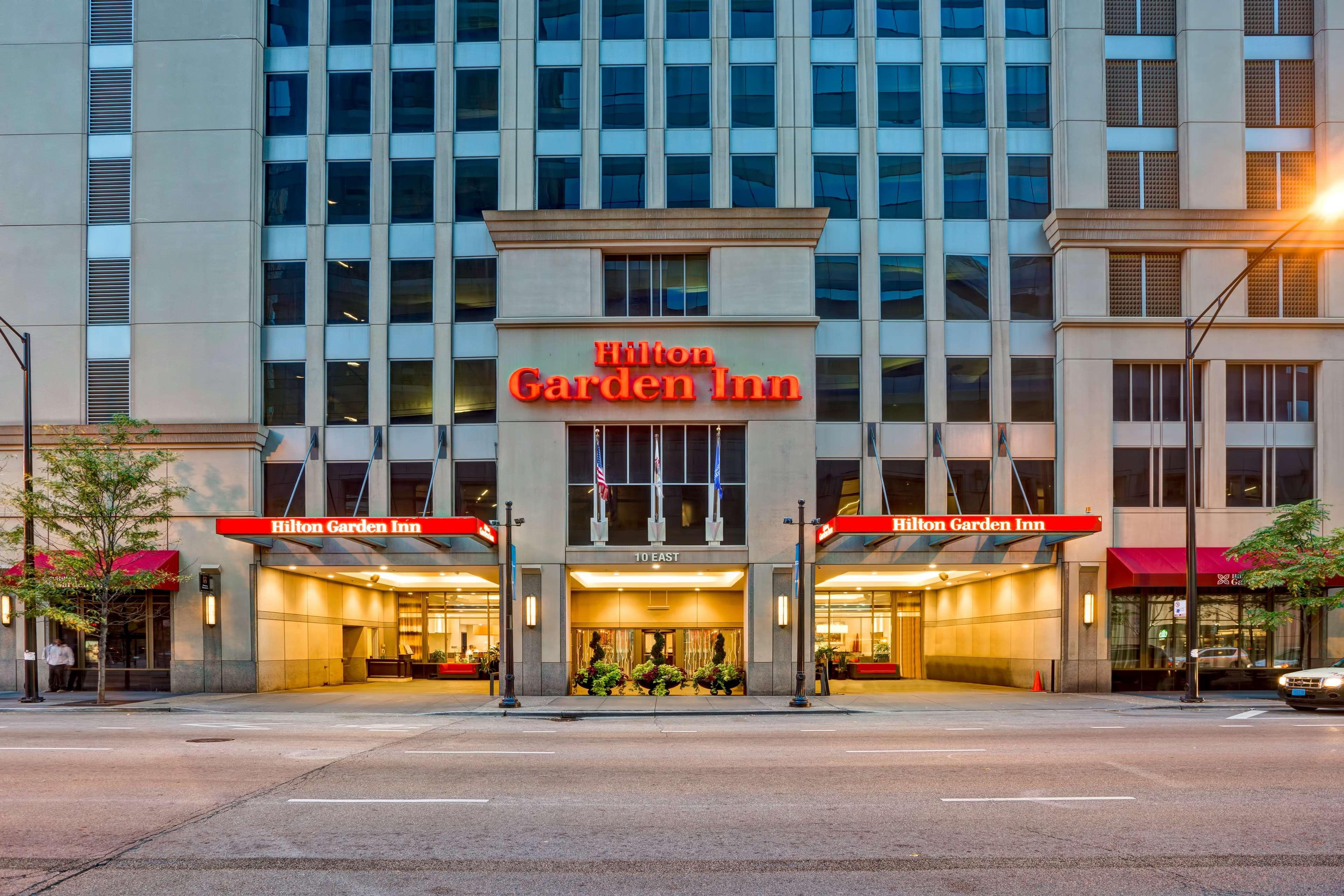 Hilton Garden Inn Chicago Downtown/Magnificent Mile Exteriör bild